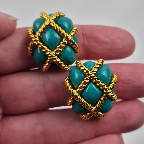 Signed KJL Kenneth Jay Lane Teal Quilted Enamel Clip On Earrings Gold Rope VTG - Picture 2 of 7
